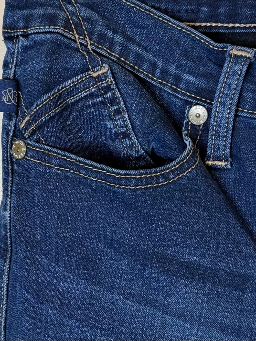 Rock & Republic | Classic High-Rise Skinny Jeans | Size 12 | EUC | Denim Casual - Picture 5 of 6